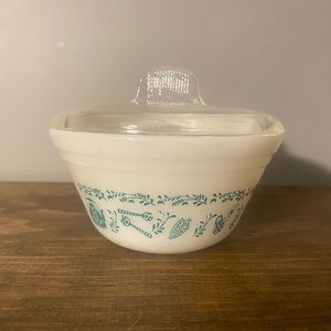 Vintage Federal glass 5inch bowl with kitchen pattern and lid